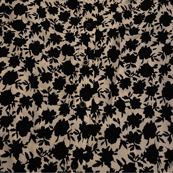 Forever 21 Navy Blue And White Floral Retro Style Back Button Blouse - Medium - Picture 4 of 4